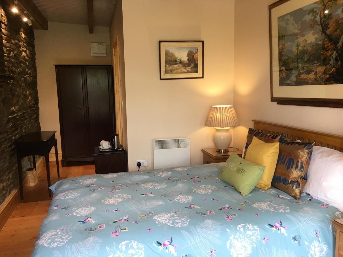 Neuadd Villa Llanwnen Exteriör bild