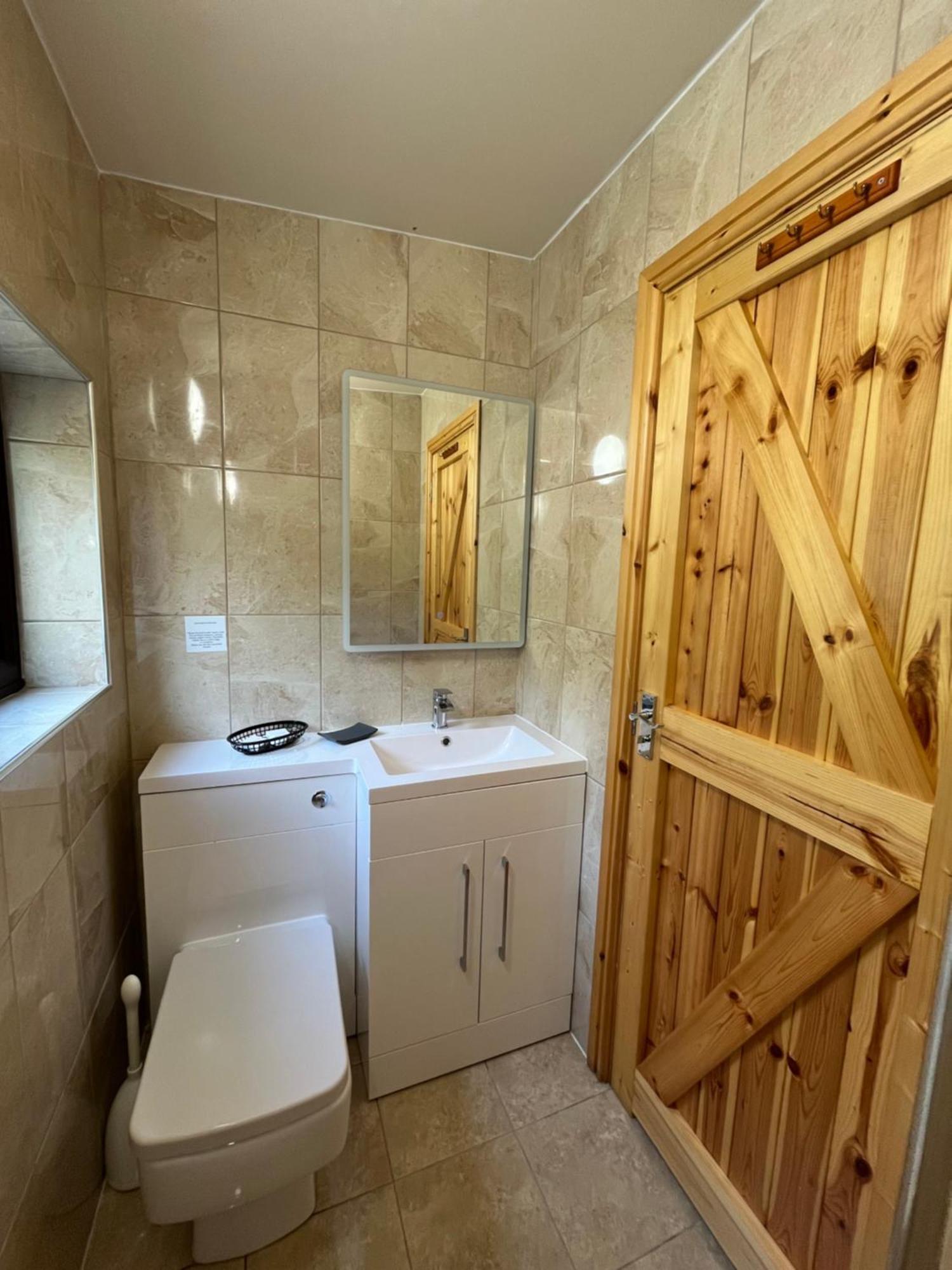 Neuadd Villa Llanwnen Exteriör bild